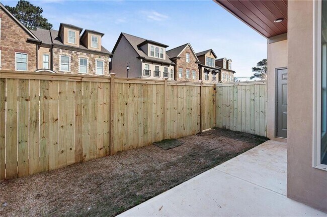 Building Photo - 110 Via Roma