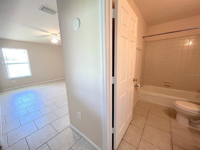 Building Photo - 14 Buttonwood Ln