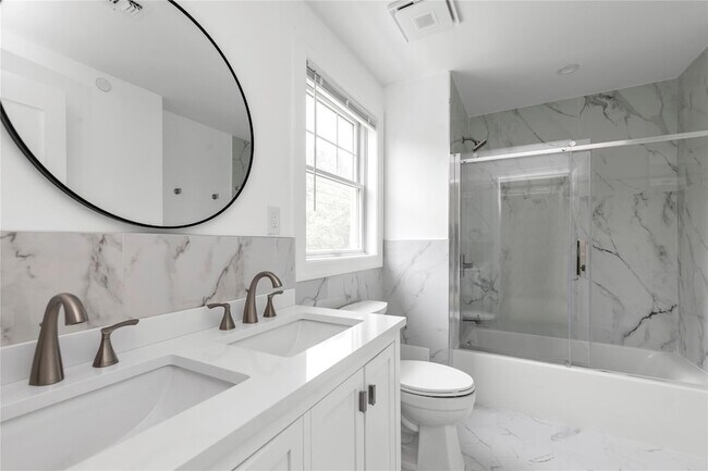 Building Photo - 22 Sagamore Hill Dr