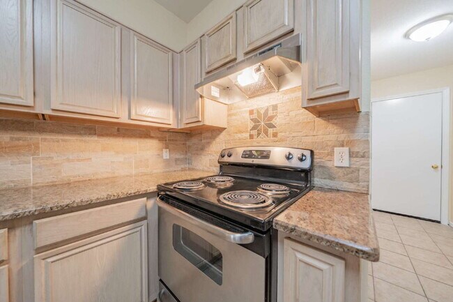 Building Photo - Cute 3 bed, 2 bath home in Grand Prairie