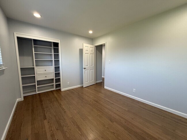 Building Photo - Updated Single Story Home located in Desirable Glenmoor Neighborhood of Fremont