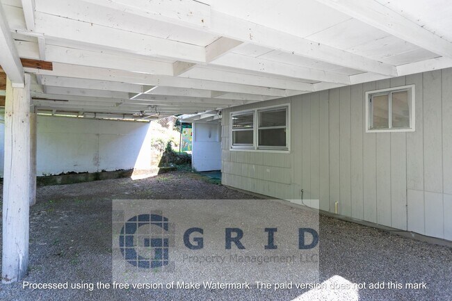 Building Photo - Charming 2 Bedroom Bungalow Available in NE Portland!