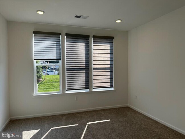 Building Photo - 83 Bethlehem Pike
