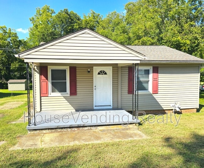 Primary Photo - 429 Main Rd