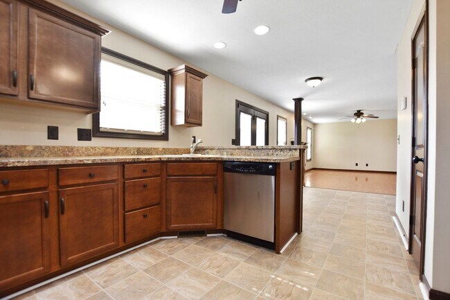 Building Photo - Four Bedroom in Fields of Northmeade!