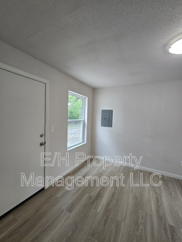 Building Photo - 1031 New York St