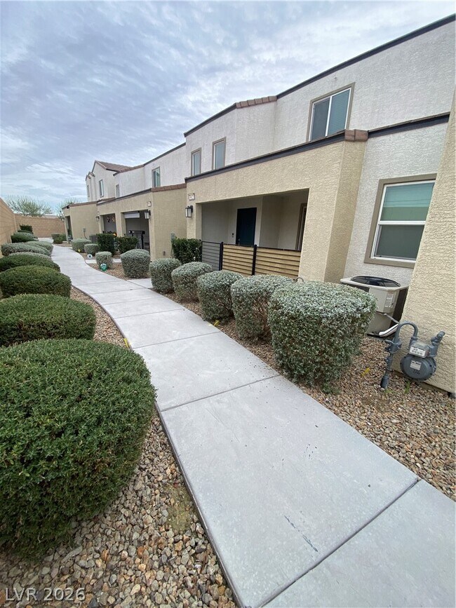 Building Photo - 3622 Hestia Ave