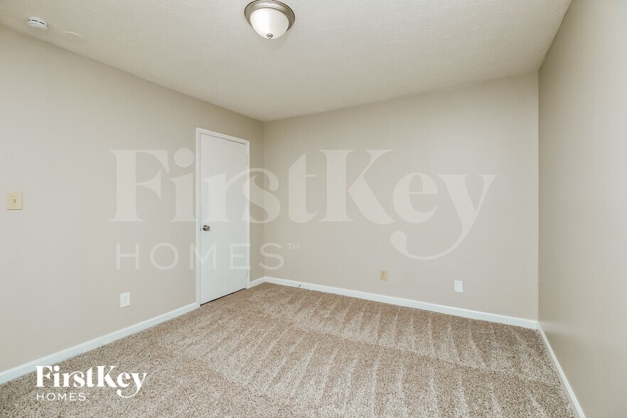 Building Photo - 359 Cindy Dr SE