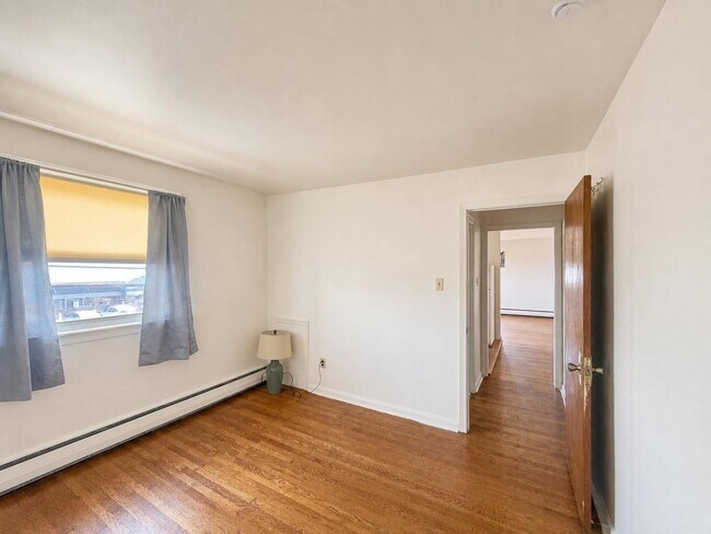 Building Photo - 201 Blunston Ave