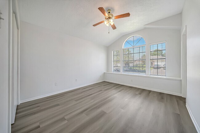 Building Photo - 16897 Blue Jay St