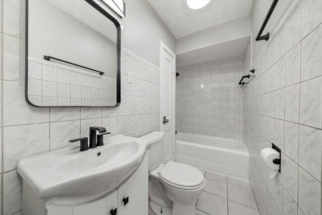 Building Photo - 2131 170th St