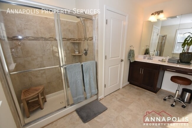 Building Photo - 509 Highmeadow Dr