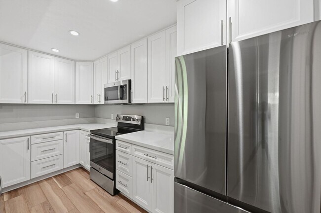 Building Photo - 4060 Rosenda Ct