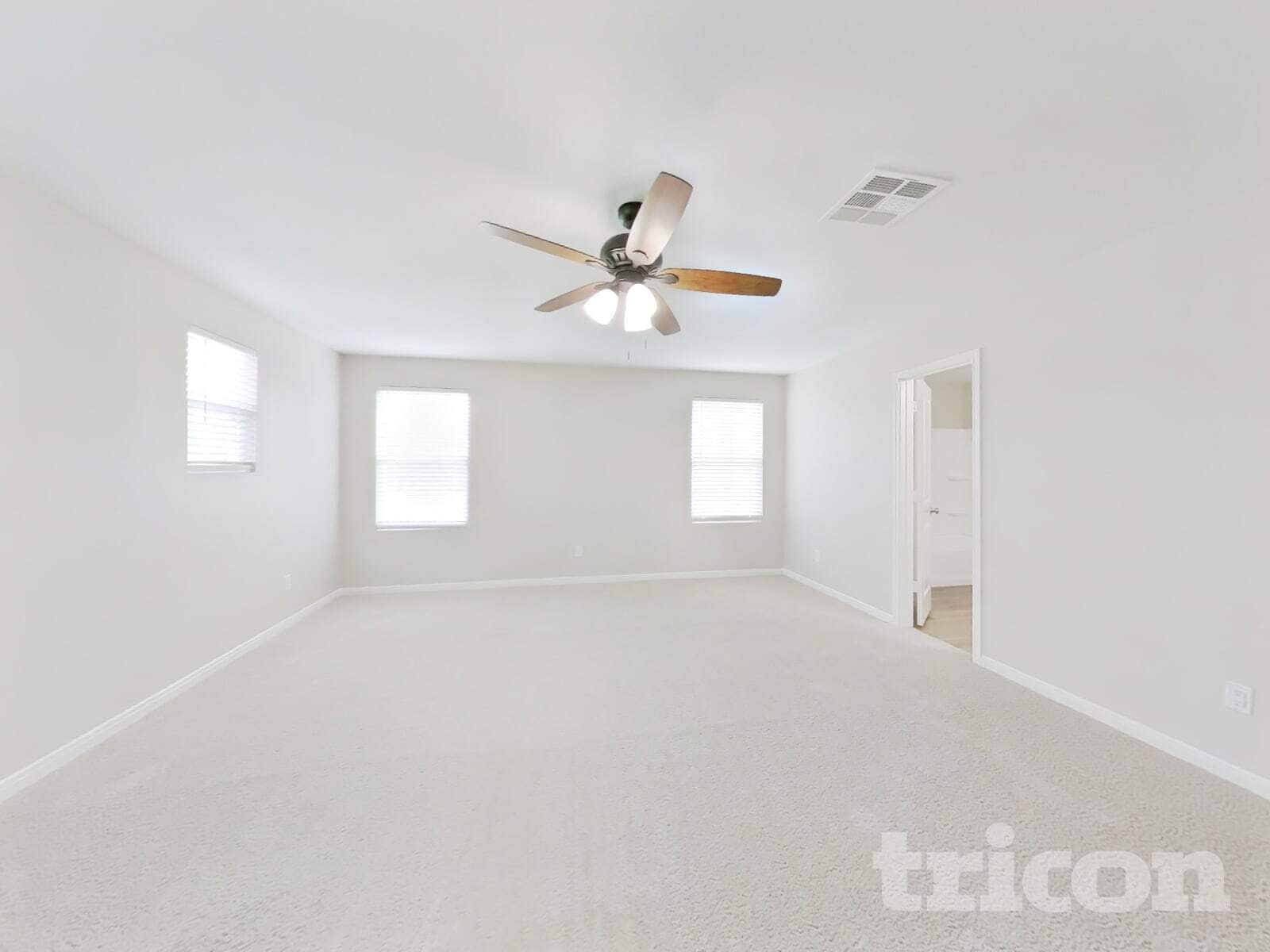 Building Photo - 10122 Cerritos dr