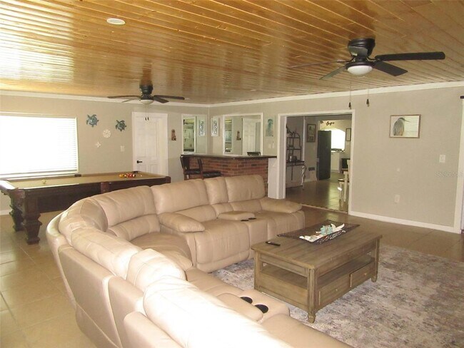 Building Photo - 2811 Poinciana Ct
