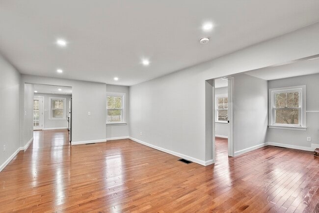 Building Photo - 138 Walker Rd