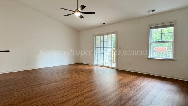 Building Photo - 3 BD//2 BA Condo / Tidal Oaks Community / 2nd Floor Unit / $1,500 per month / No Pets