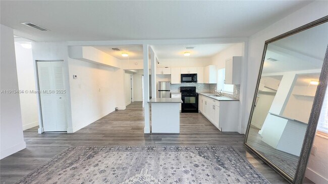 Building Photo - 1176 NW 48th St