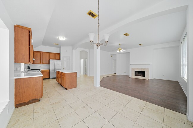 Building Photo - 13130 Yaupon Holly Ln
