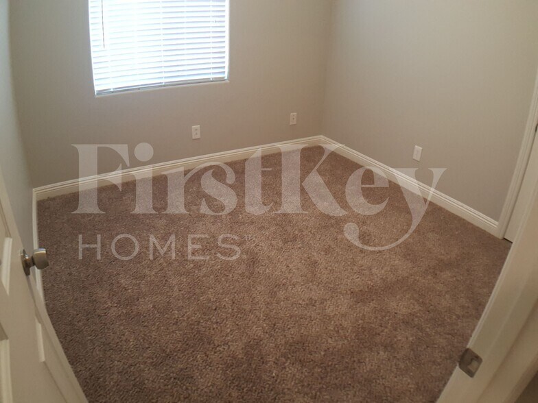 Building Photo - 5728 Hornbrook St