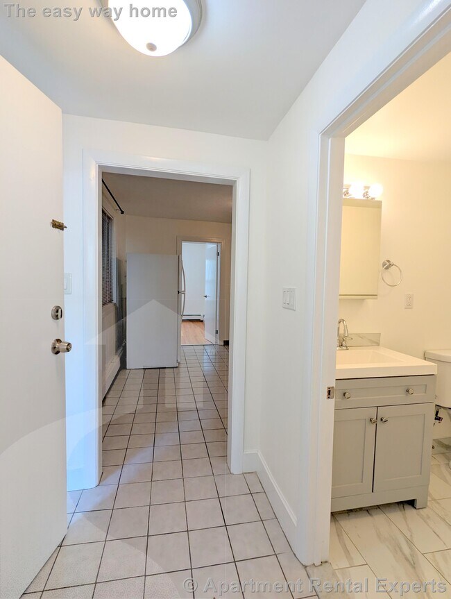 Building Photo - 322 Lowell St