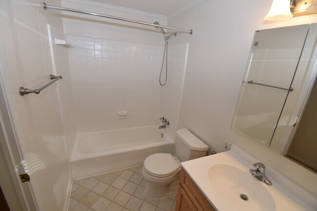 Building Photo - Shelby Lane