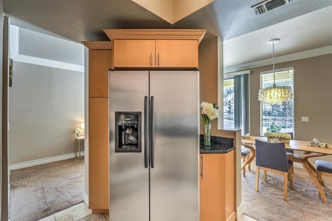 Building Photo - 260 E Flamingo Rd