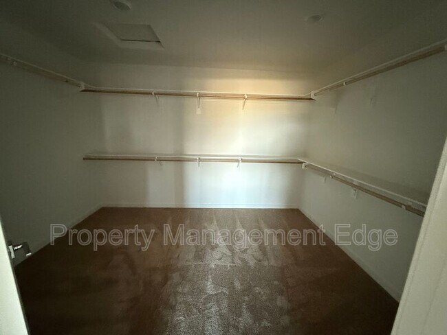 Building Photo - 30460 Arroyo Spgs St