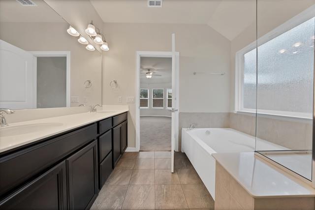 Building Photo - 3844 Hawsbrook Ln