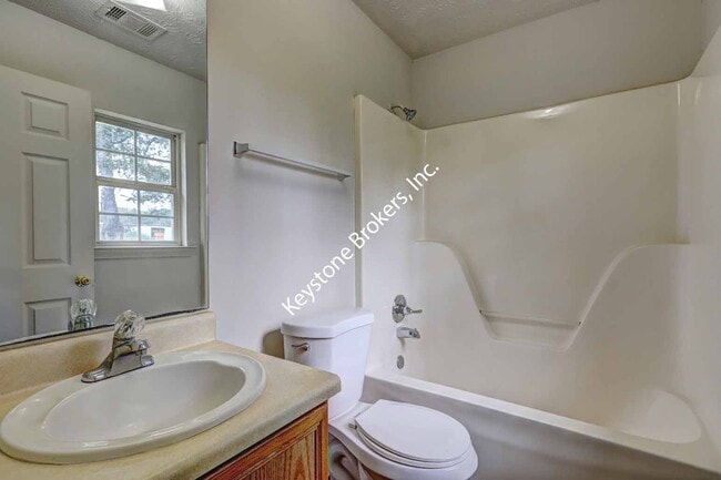 Building Photo - 8201 Spillers Dr SW
