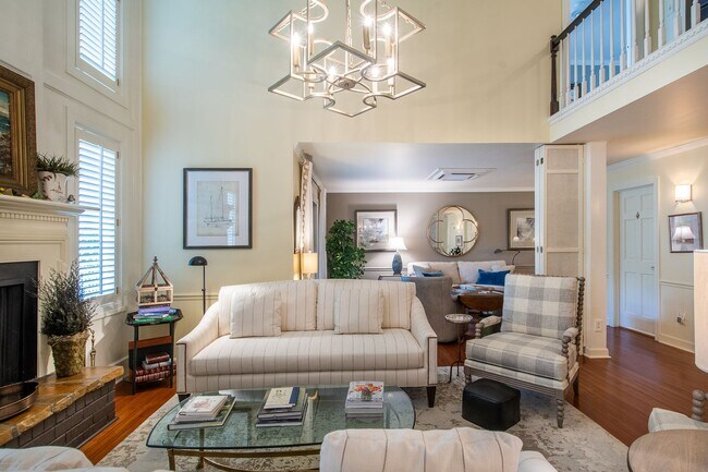Building Photo - Immaculate Snee Farm Townhome for Rent!