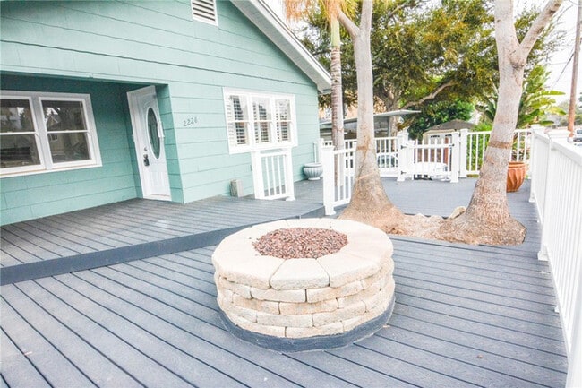 Building Photo - Updated Coastal Home with Studio Unit & Solar in Ocean Beach