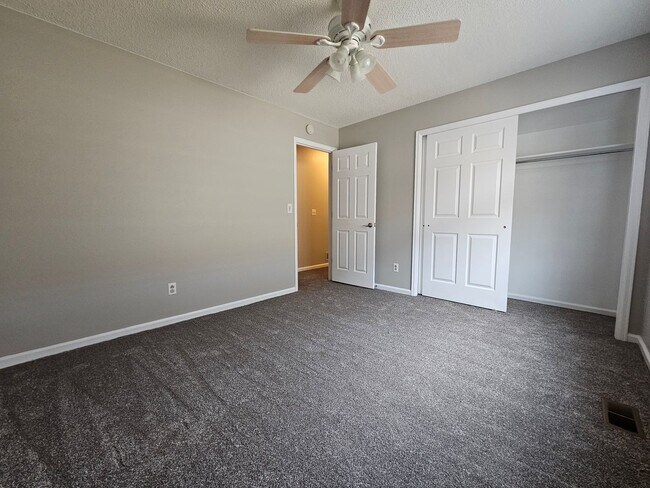 Building Photo - Aurora Highlands 3 Bed 2 1/2 Bath House w/...