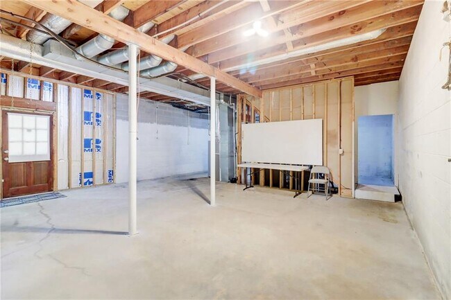 Building Photo - 1049 Seven Springs Cir NE