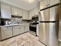 Building Photo - 18 Lanecrest Ave