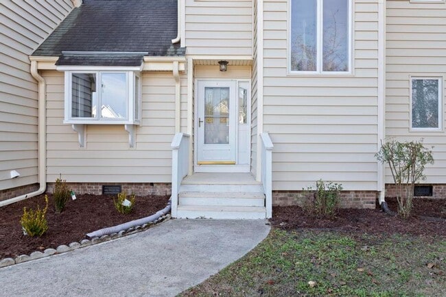 Building Photo - New Bern! Water Front Community!