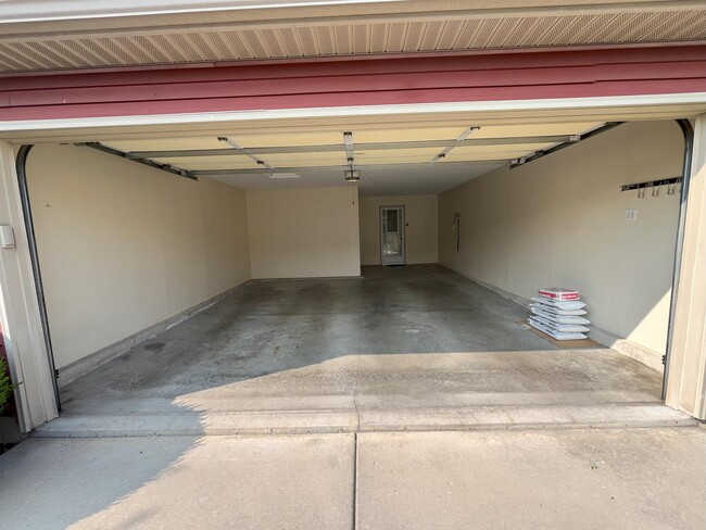 Building Photo - 6119 Arrowpoint Way
