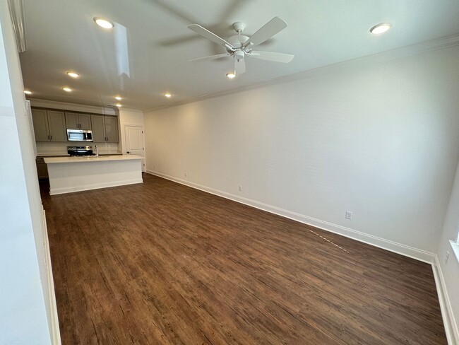 Building Photo - 3BR/3.5BA For Rent in South Grove