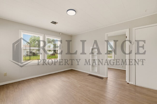 Building Photo - 1718 Walker W St