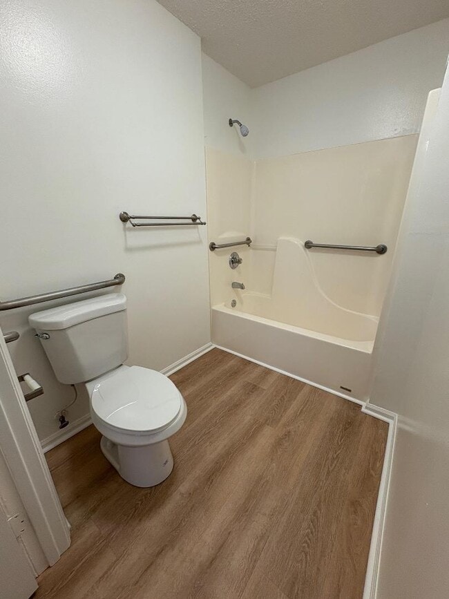 Building Photo - 100 Kazmira Ct