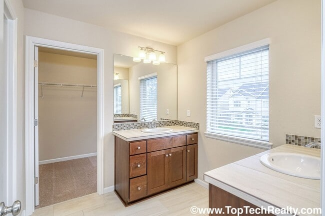 Building Photo - Lovely 4 BD* 2.5 BA* Corner Lot Single Family Home Located In Covetted Abbey Creek Community In N...