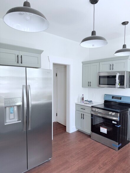 Building Photo - 236 W Michigan Ave