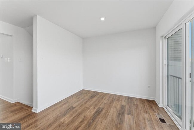 Building Photo - 505 Fontana Cir