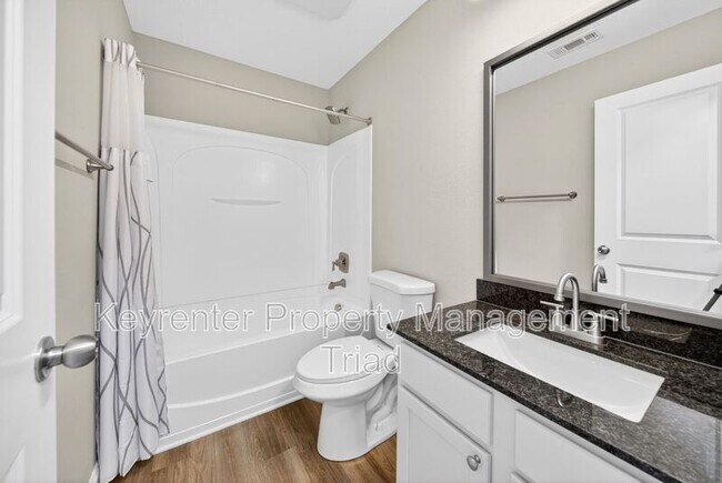 Building Photo - 1153 Hawick Dr
