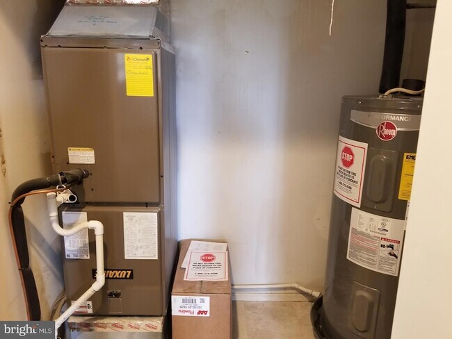 Building Photo - 1005 Worthington Dr