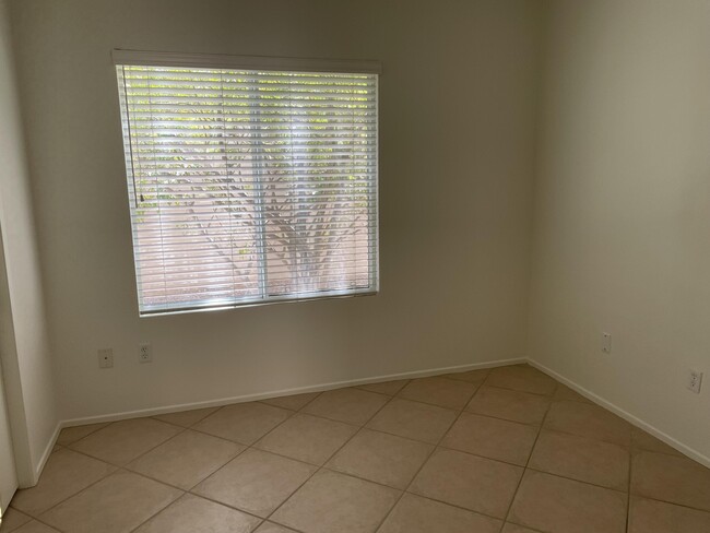 Building Photo - 78472 Glastonbury Way