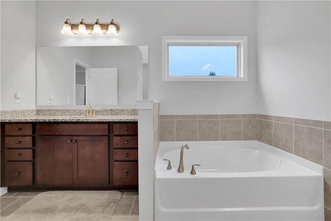 Building Photo - 2375 Woodmarsh Cir
