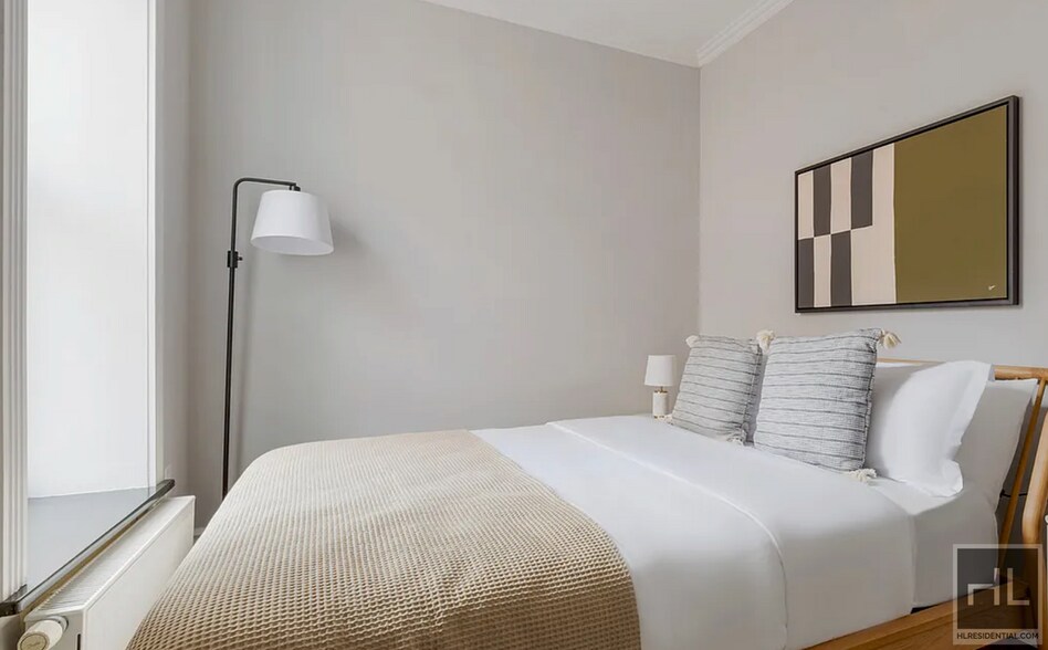 Building Photo - E 13TH ST.