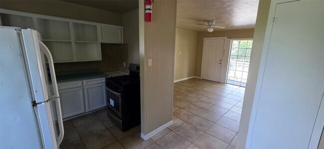 Building Photo - 4005 Irvington Blvd