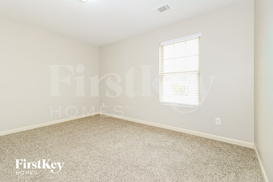 Building Photo - 639 Independence Ave